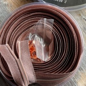 NEW Rose Gold Zipper For Sewing Crafting